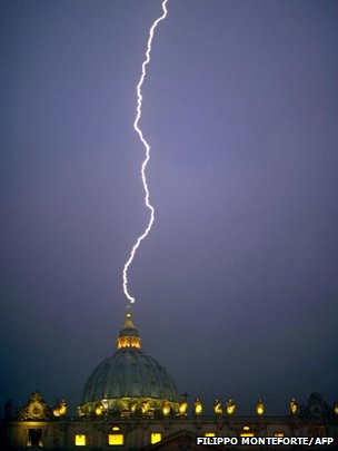 Lightning strikes St Peter's Basilica